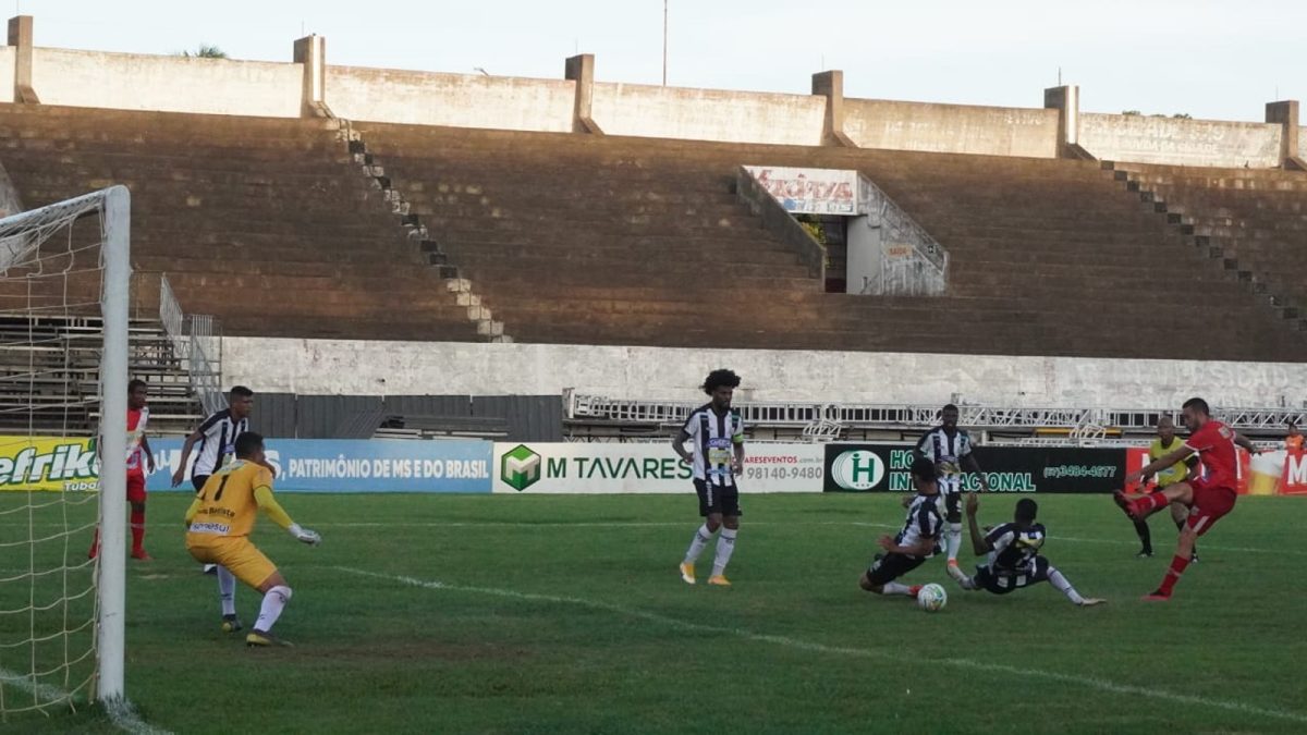 Lance do Comerário 197 pelo Campeonato Sul-Mato-Grossense (Foto: Lucas Castro/Fundesporte)