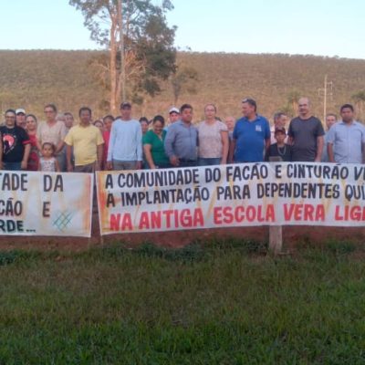 Moradores protestam contra instalação de centro de reabilitação para dependentes químicos