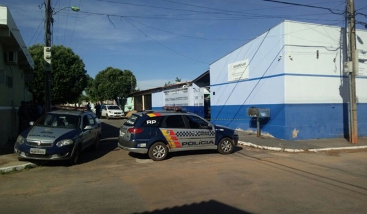 Ataques à sede de sindicato dos agentes penitenciários de MT e à casa de agente teriam sido a mando de presos da PCE (Foto: Brígida Mota/TVCA)